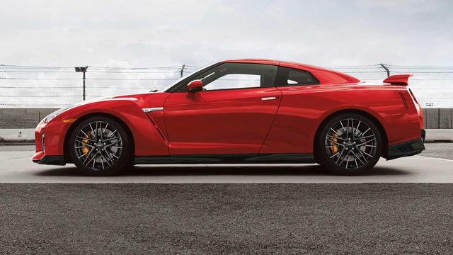 gtr是什么车，售价折合人民币83.72万-154.21万