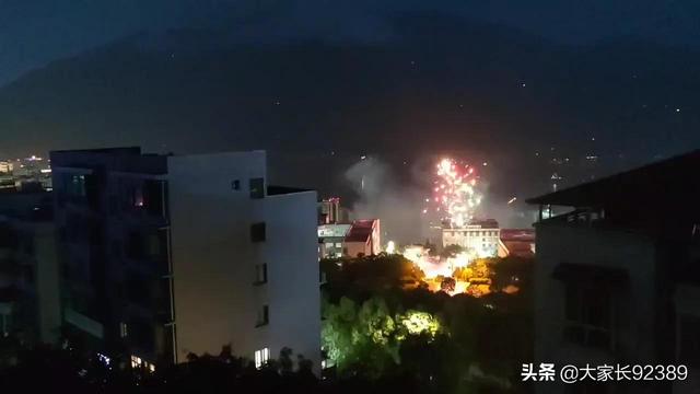 金榜题名对联七言，金榜题名对联精选100副（七言：致高考烟花）