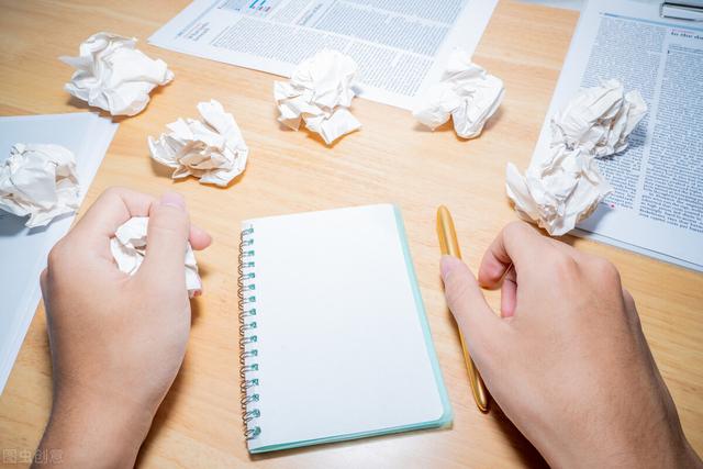 好喜欢你歌词，懂你是写给谁的歌曲（他平平无奇的表演你看腻了吗）