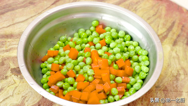 秋季吃什么菜好，秋季吃什么菜好呀（建议少吃猪肉和鱼肉）