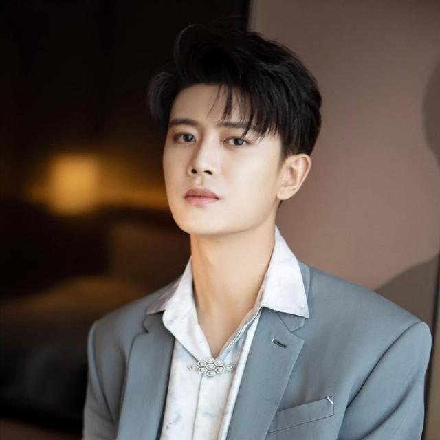 好看的头像男生二次元，好看的二次元男生头像 心动颜颜可好微信（超甜任嘉伦头像）