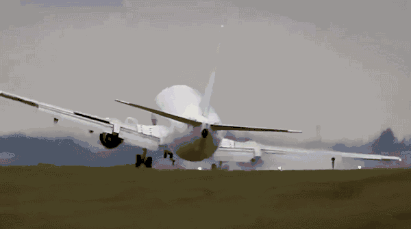 飞机失事只能等死吗，乘客为何不能跳伞而只能在飞机上等死