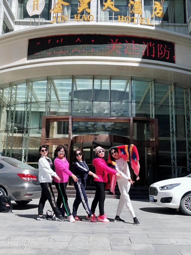 有什么成语描写赞美拉萨的天空，形容拉萨的天空的词语（天上西藏大美于行）