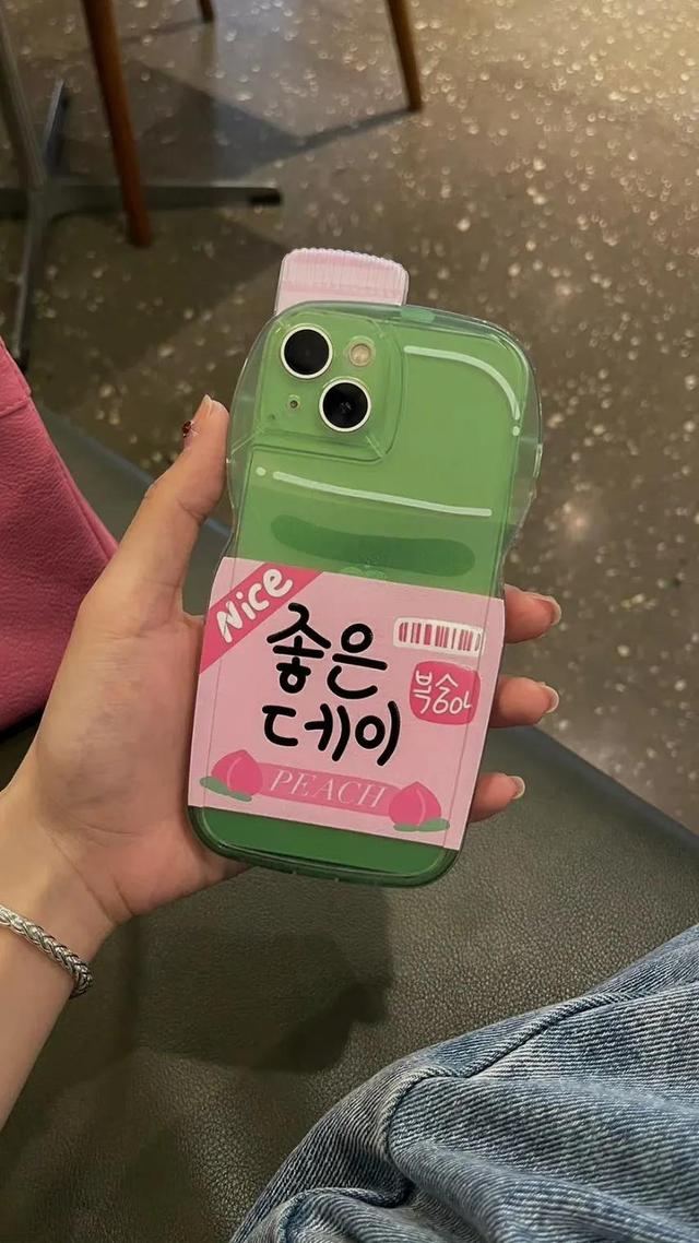 好看干净的背景图   夏天，好看干净的背景图书本天蓝色（夏日凉爽壁纸，更爱浅绿）