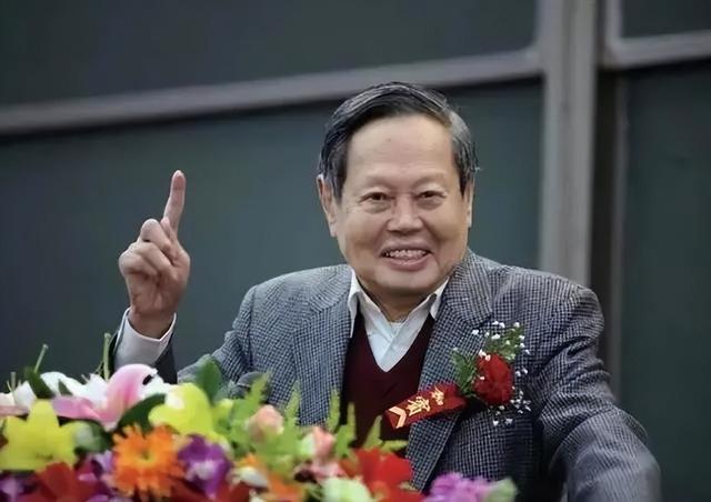 达令是什么意思，达令是什么意思含义（好友曝杨振宁再婚后得过三场重病）