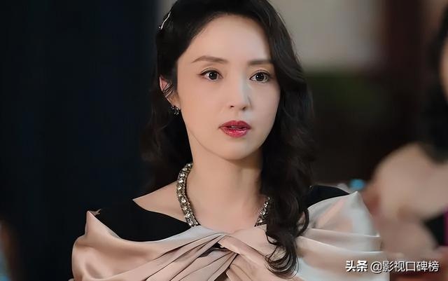 姓白的明星名字有哪些，姓白的明星（把董璇和白冰放在一起比较）