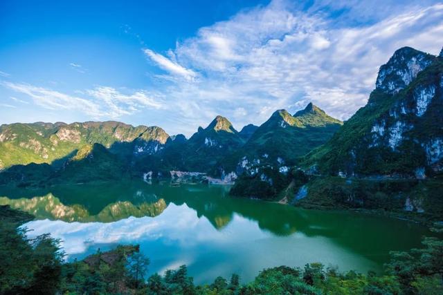 广西有哪些景点值得去，广西有哪些景点值得去看（快把广西这些游玩不累、老少皆宜的山湖美景安排上~）