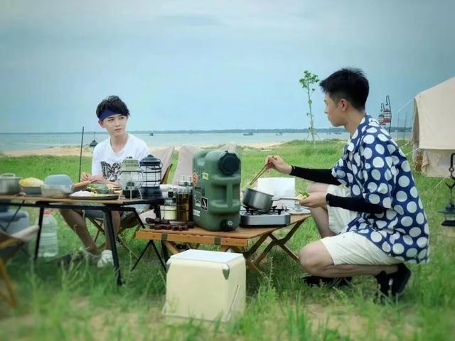 广东餐桌！，广东佛山家具餐桌（享受露营好“食”光，《去野吧）