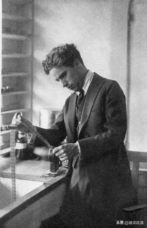 世界级喜剧大师你知道他的名字吗，喜剧艺术大师——卓别林