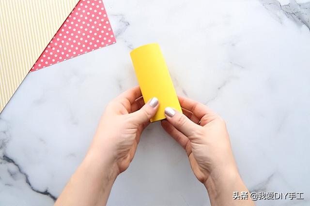 怎么做手工作品，小学生手工作品怎么做（用卫生纸卷纸筒制作的小蜜蜂）