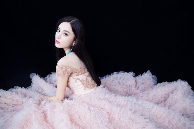 标准美女脸，标准美女脸部上庭（10位娱乐圈的冷脸美女）