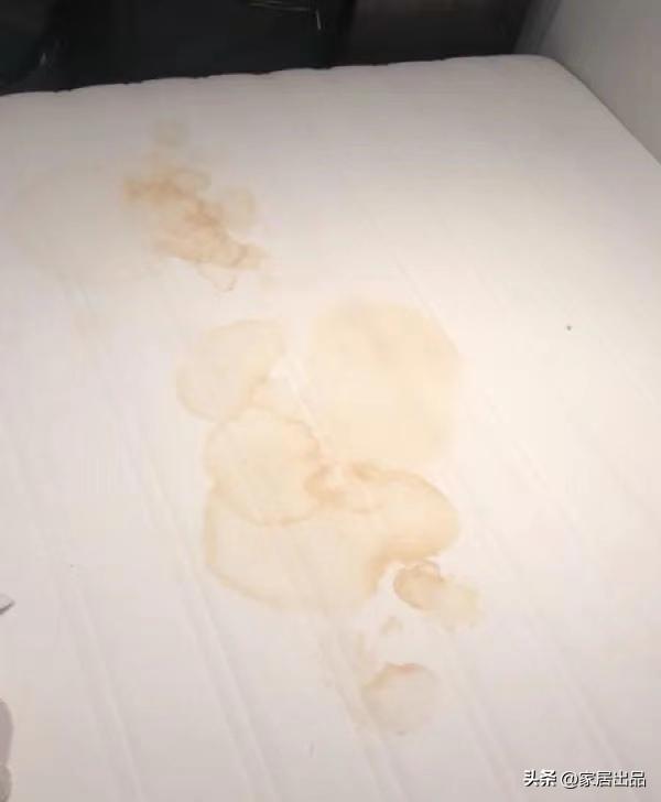 床垫脏了怎么清洗，床垫脏了在家怎么清洗（教你5招快速变干净）