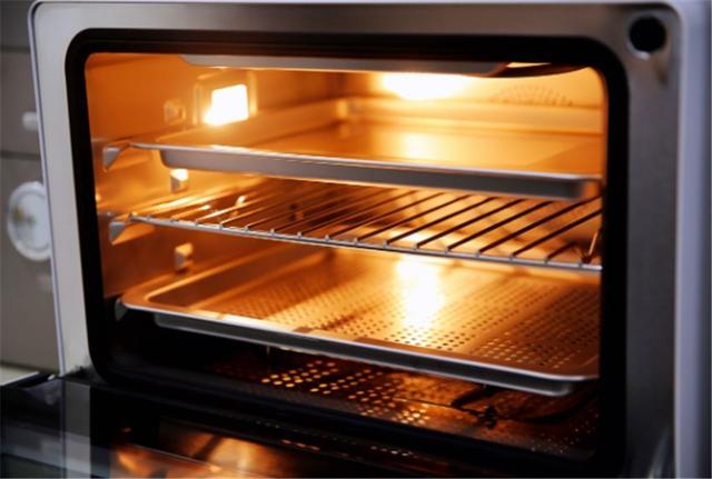 烤箱工作原理，烤箱和微波炉的区别（还有没有必要买空气炸锅）