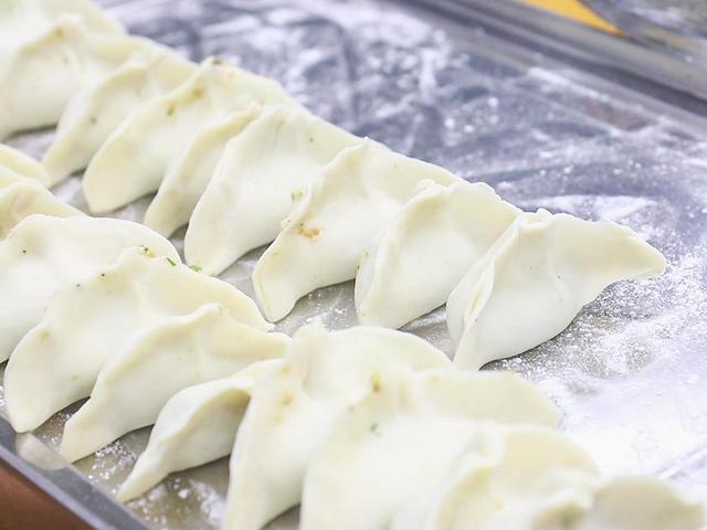 怎么做煎饺，空气炸锅怎么做煎饺（吃菠菜芹菜不如吃它）