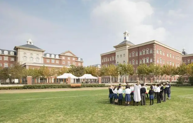 私立学校和公立学校哪个好，幼儿园公立学校和私立学校哪个好（公立和私立学校的差别有多大）