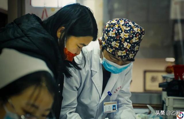 胎儿缺氧的表现与症状，孕妇缺氧的表现与症状图片（医生看到羊水意识到不妙）