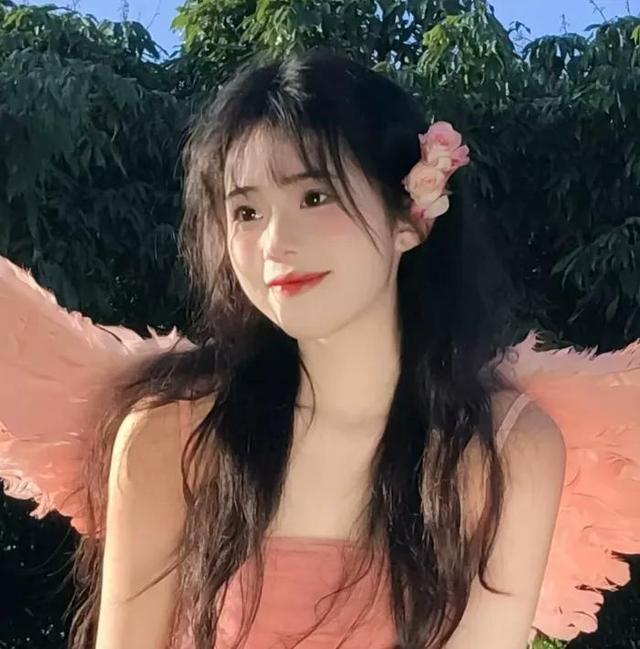 头像女背影或侧面 唯美，温柔意境侧面背影女头   除了浪漫和温柔 还想陷在夏日的晚风里微信（粉红女头/吹晚风、在等你、在等夏天、在等和你一起过夏天）