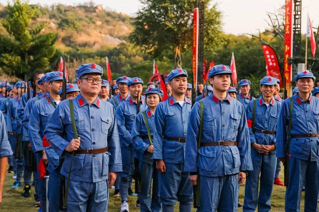 团队有气势的宣誓词，团队有气势的宣誓词大学（泉州红七月党建团建年年有）