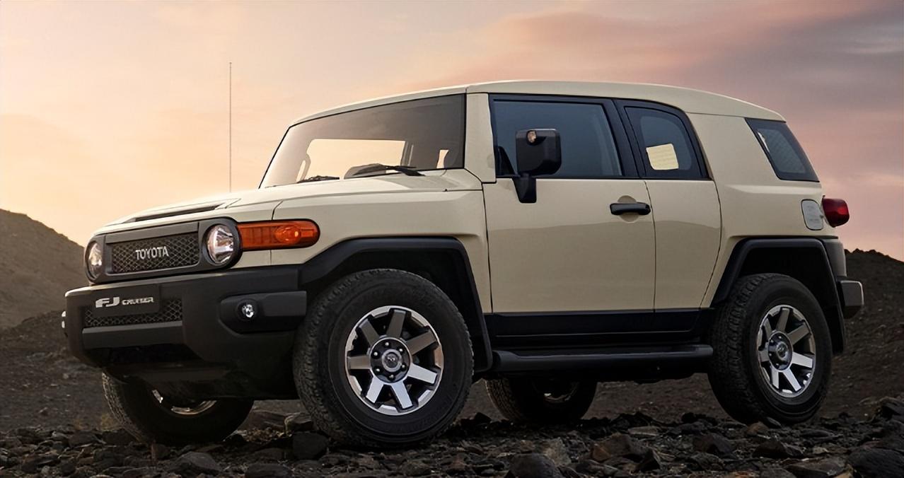 丰田toyota越野，toyota是丰田哪款（4.0L引擎+机械仪表）