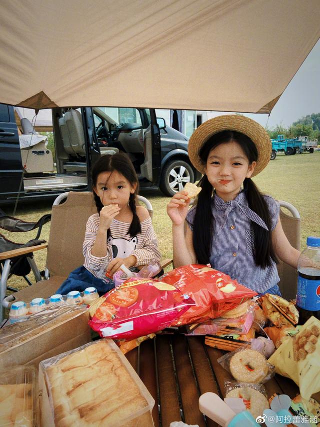 爸爸去哪儿阿拉蕾，爸爸去哪儿第五季董力阿拉蕾回归（还记得《爸爸去哪儿4》里的阿拉蕾吗）