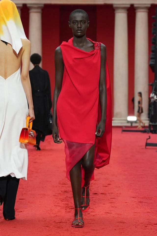 element是什么牌子，ELEMENT是啥牌子的电视（95岁的FERRAGAMO）