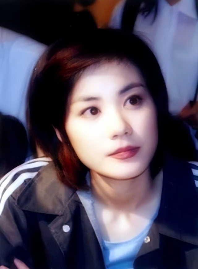 窦唯个人简历资料，从“摇滚歌王”到“流浪歌手”