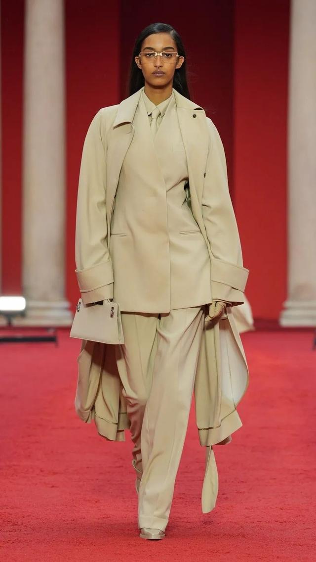 element是什么牌子，ELEMENT是啥牌子的电视（95岁的FERRAGAMO）