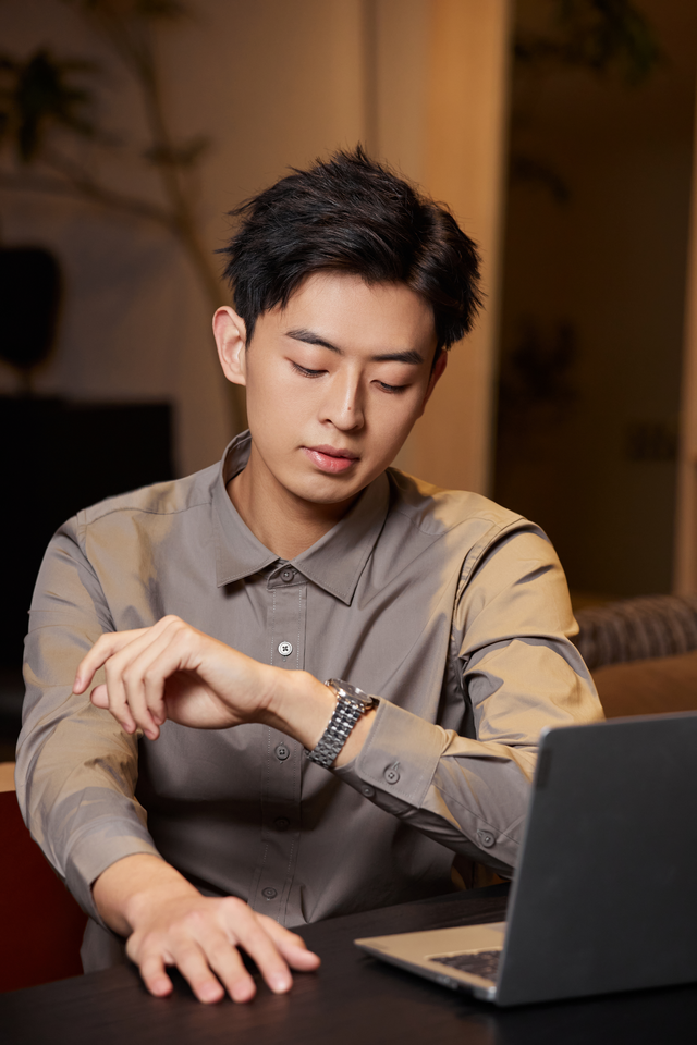 男士衬衫品牌十大排名，国际男士衬衫品牌十大排名（20家200件平价高级感衬衫）