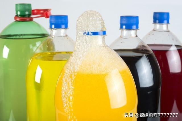 中国人为什么喜欢喝碳酸饮料（饮用碳酸饮料10大理由各具特色）