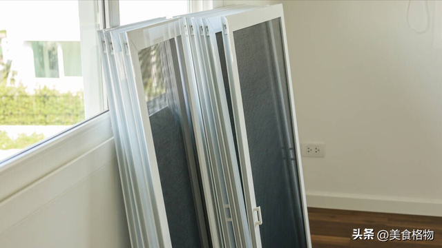 百洁布是什么东西，百洁布的用途和作用（家里纱窗脏了不用愁）