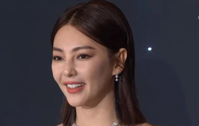 没有整过容的女明星，90年没整过容的女明星（“不老女神”现原形）