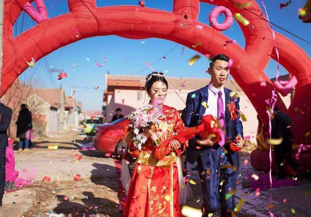 正月结婚好不好，2022正月初四办喜事好不好（老祖宗：腊月娶人财两旺）