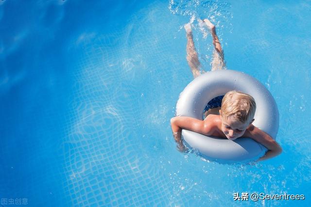 宝宝游泳的最佳时间，婴儿游泳每天最佳时间段（常规婴儿游泳知识普及）