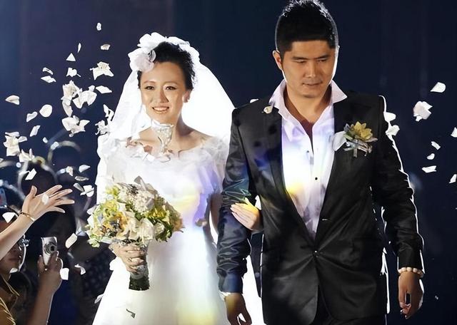 潘长江和潘阳现状，他那嫁给10亿富豪的女儿潘阳