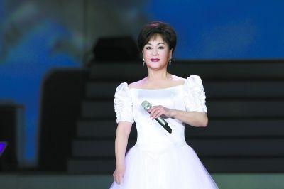 "歌唱家"李谷一：和丈夫肖卓能携手走过43年婚姻，他走后我要坚强