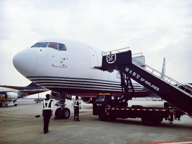 顺丰快递快不快呀，顺丰快递快不快呀怎么查（不断提速打造多元服务）