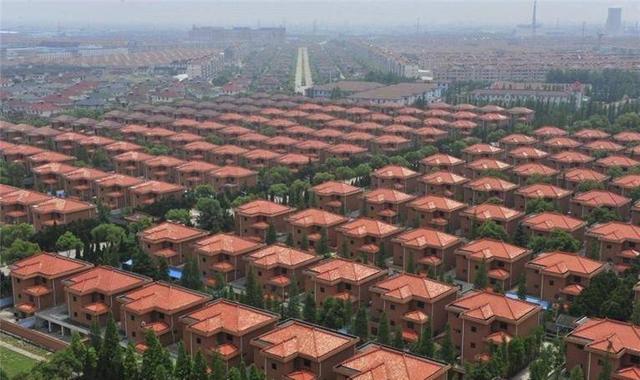 天下第一村华西村在哪个省，天下第一村的华西村（华西村：家家户户住别墅）