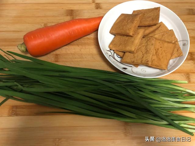 干炒韭菜怎么做，干煸韭菜的做法（大火快炒满屋飘香）