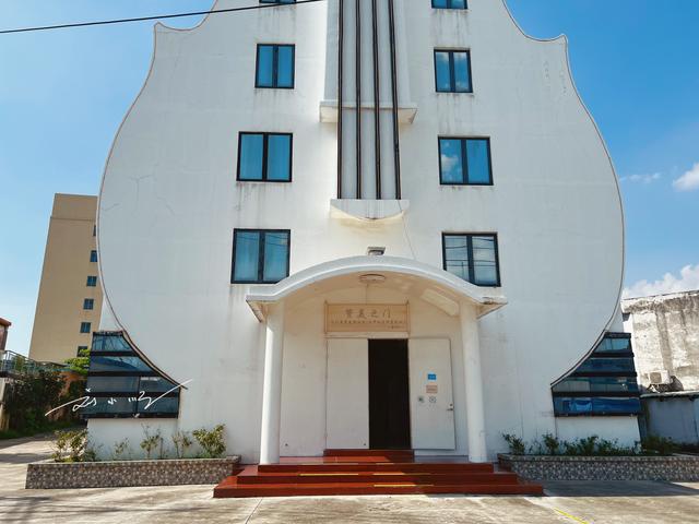 广州教堂，广东佛山这座造型奇怪的教堂（广州教堂在哪里）