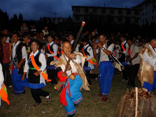 打歌是什么意思，打歌服是什么意思啊（彝族人热烈欢快的音乐party——彝族打歌）