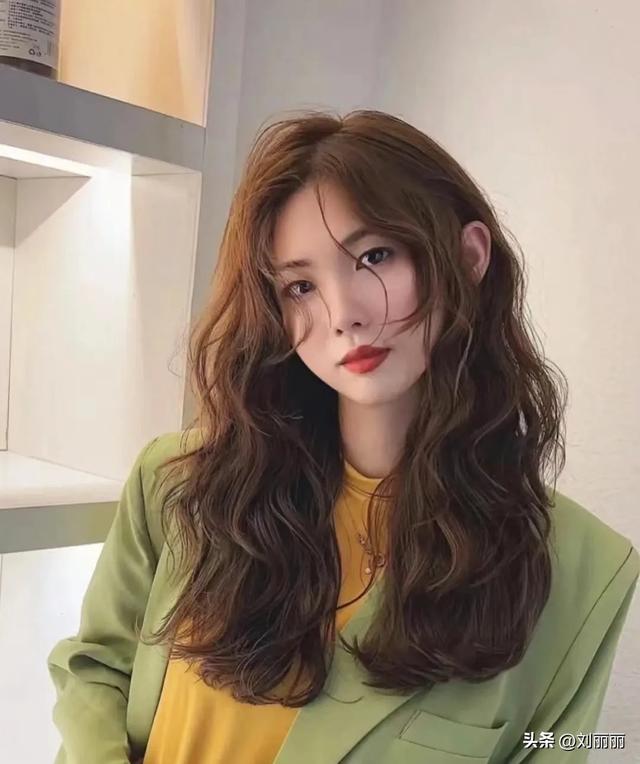 今年流行的发型女，今年流行的发型女30岁（最美15款送给大家）