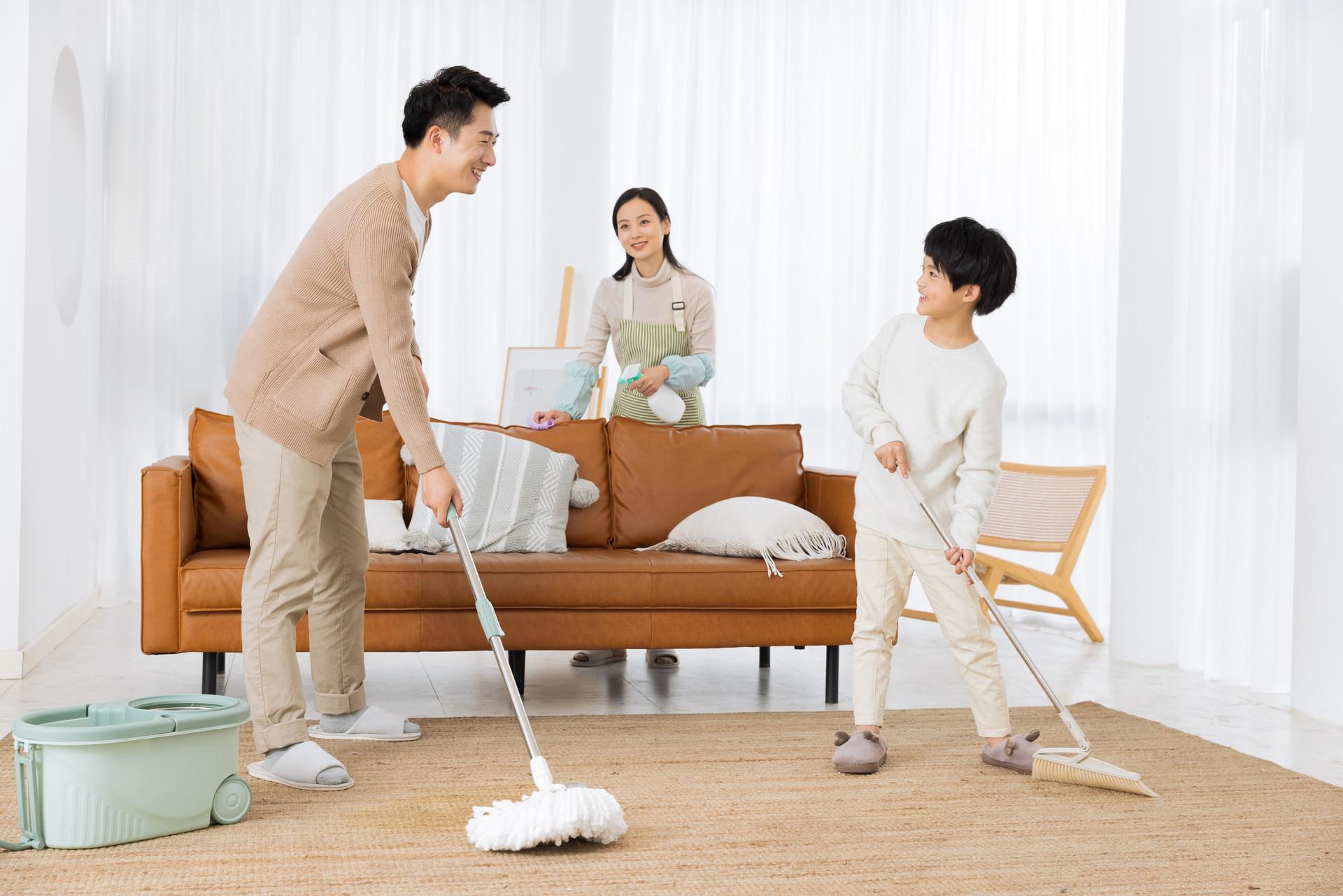 第一点,减少为孩子做事的数量,让孩子独立做事.