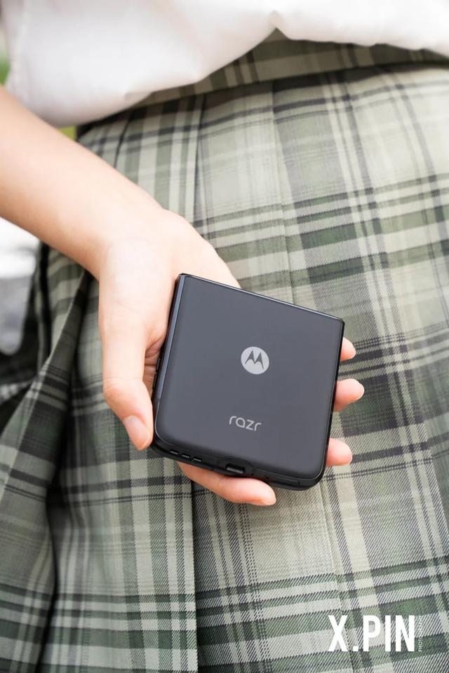 屏幕没坏但屏幕滑不动，vivo手机屏幕没坏但屏幕滑不动（只要5999元的moto刀锋折叠屏）