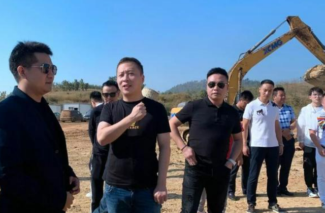 缅甸现在国王叫什么名字，“亚太国际”佘伦凯，在泰落网