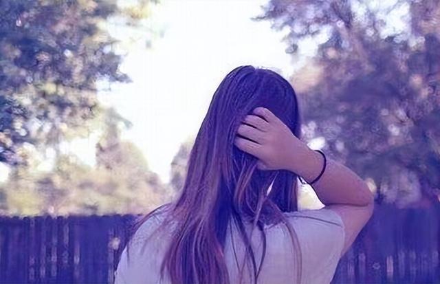 心里难过好想哭的句子，心里难过好想哭的句子说说（非常难受想哭的说说句子）