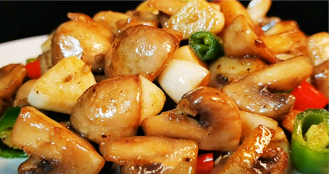 蘑菇种类大全，蘑菇的分类有哪些（我家常吃的5种菌菇）