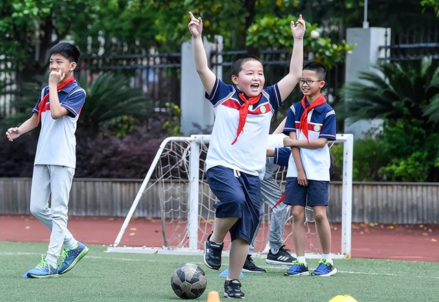 学生家庭情况怎么写，也能看出学生的家庭“贫富差距”