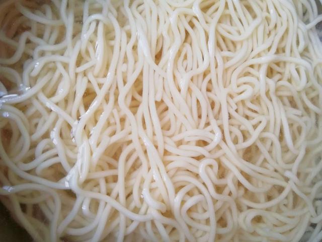 香菇鸡汤面做法，鸡肉香菇汤面的做法（天冷就馋这一口香菇鸡汤面）
