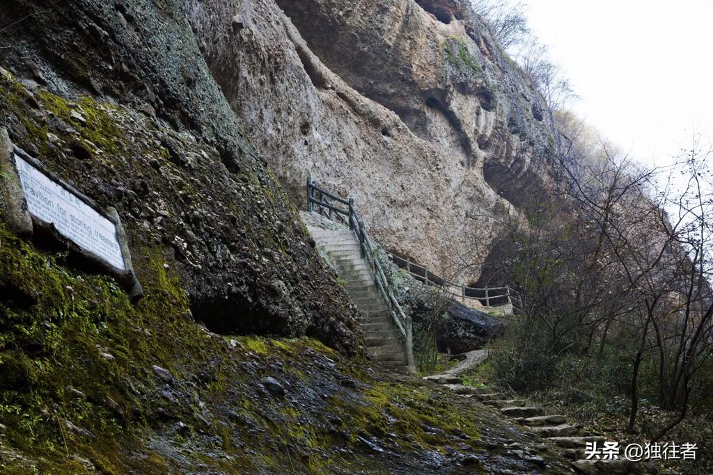 皖西大裂谷风景区，六安皖西大裂谷风情谷（罕见的山裂奇观）