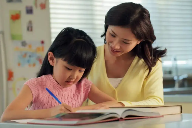 从哪些方面了解汉字，从哪些方面了解汉字的特点（小学生刚上学就认识2000生字）